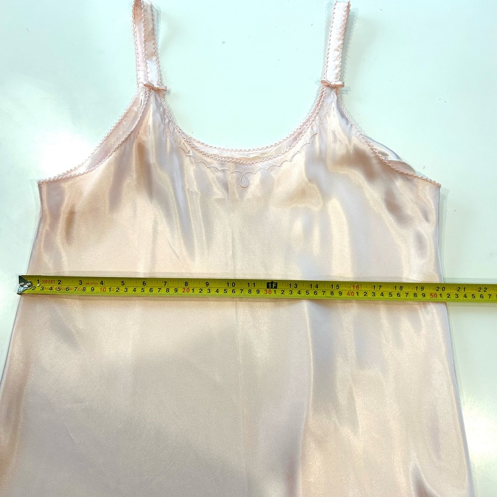 Pink satin nightgown or slip dress - Picture 4 of 5